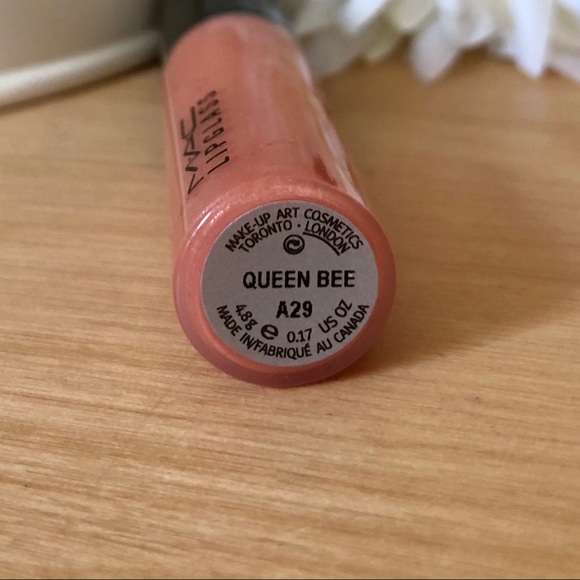 MAC Lipglass * Queen Bee - Picture 3 of 3